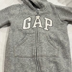 Gap footie